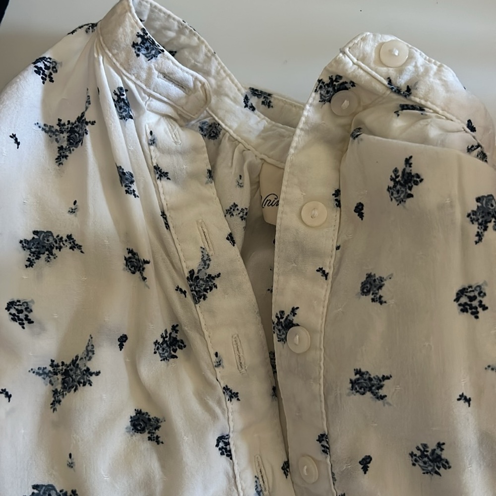 Universal Thread floral poet blouse